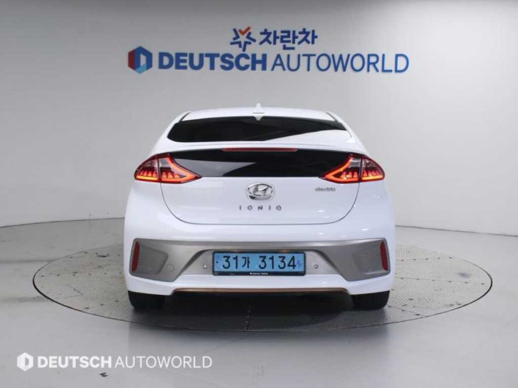 HYUNDAI Ioniq - Vista 4