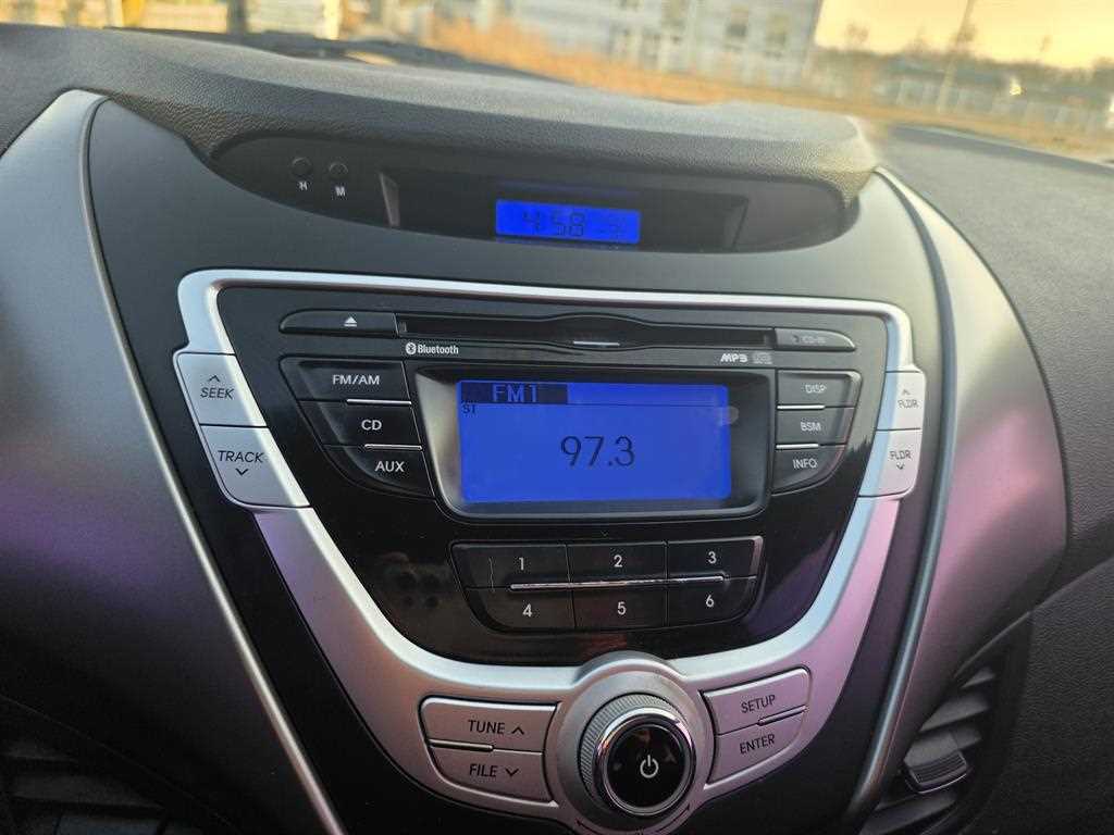 HYUNDAI Avante 2011 skyblue - Importación desde Corea - HF Imports Iquique - Foto 16