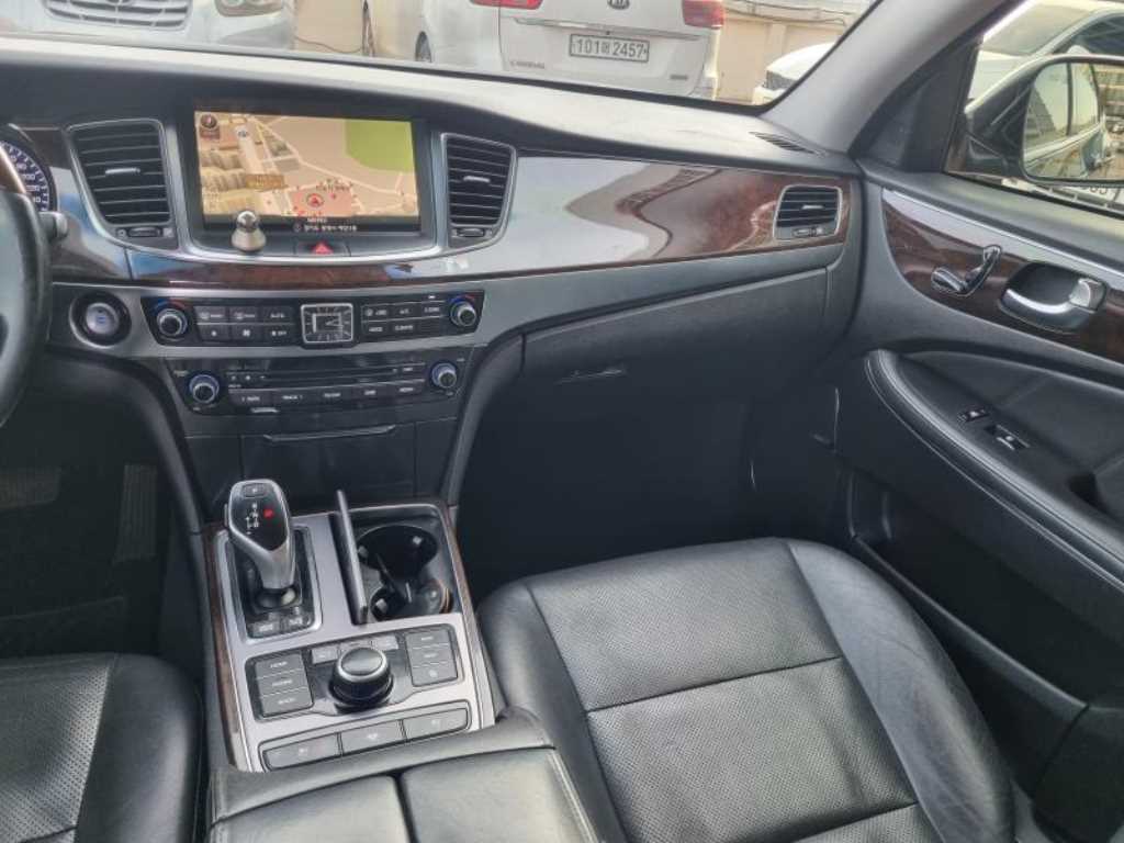 HYUNDAI Equus - Vista 12