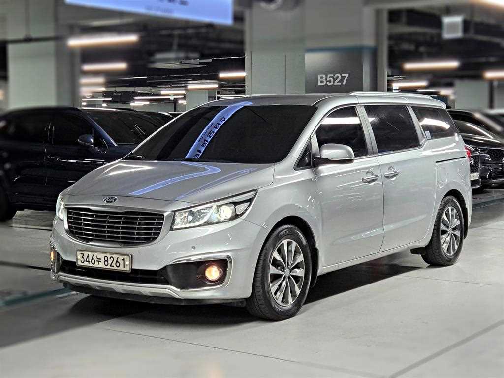 KIA Carnival 2017 Plateado - Importación desde Corea - HF Imports Iquique - Foto 1