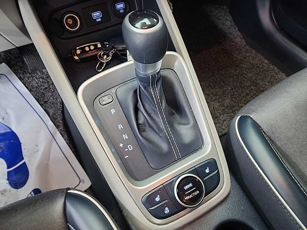 HYUNDAI Venue - Vista 8