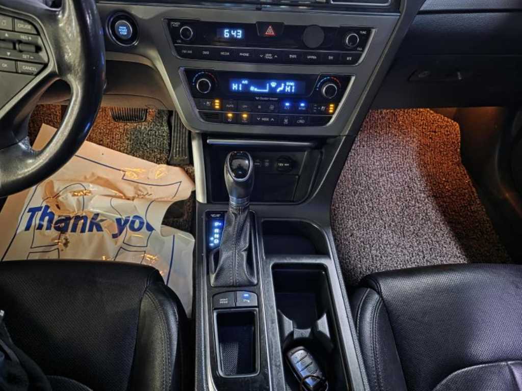 HYUNDAI Sonata - Vista 12