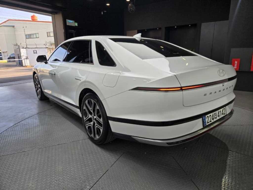 HYUNDAI Grandeur - Vista 6