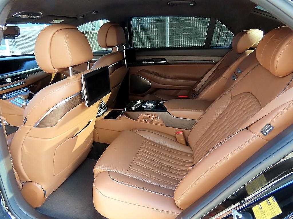 Genesis G90 - Vista 6