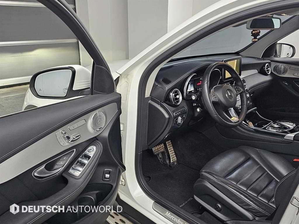 Mercedes Benz GLC Class - Vista 11