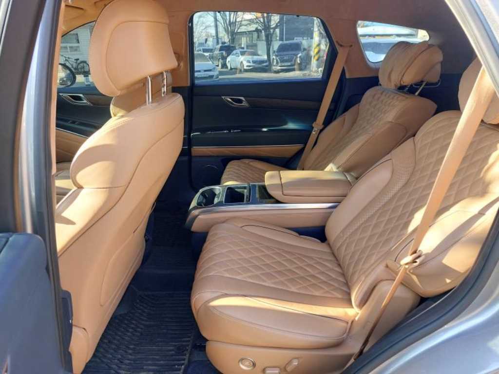 Genesis GV80 - Vista 9