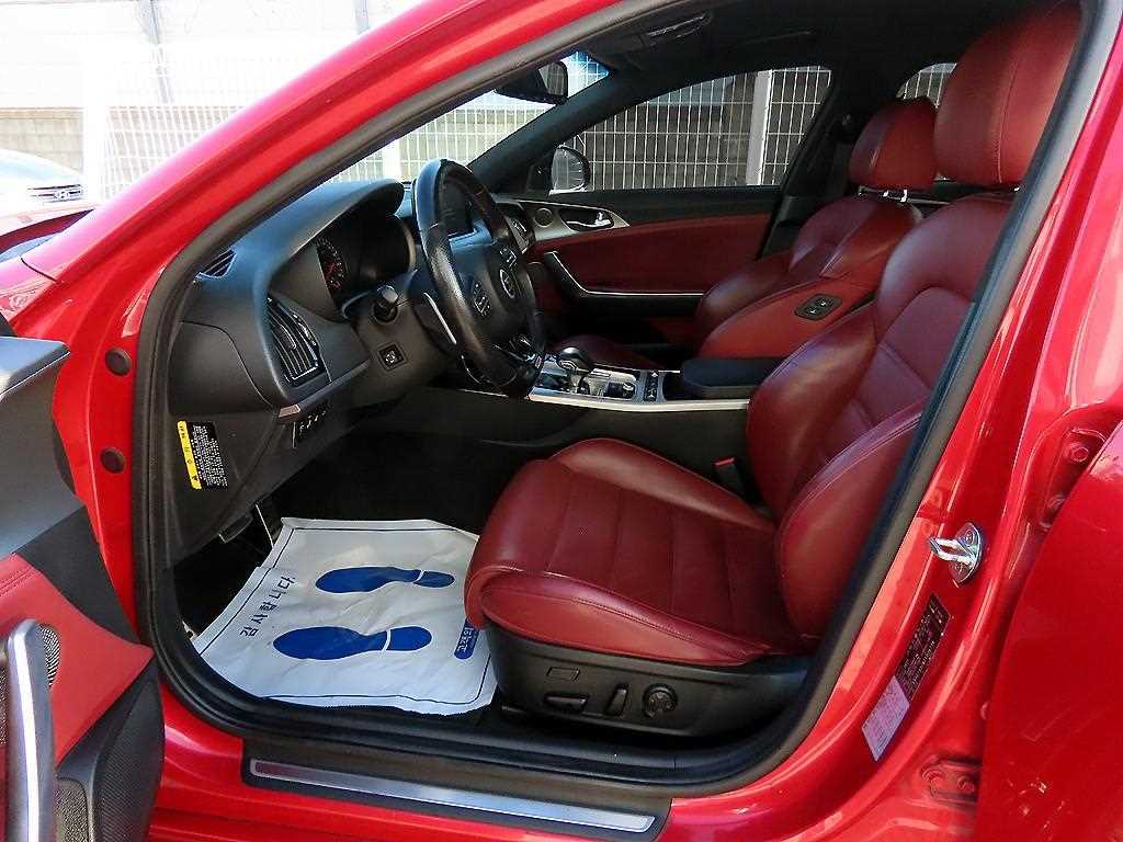 KIA Stinger - Vista 5