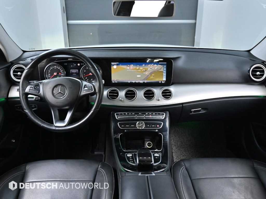 Mercedes Benz E class - Vista 7