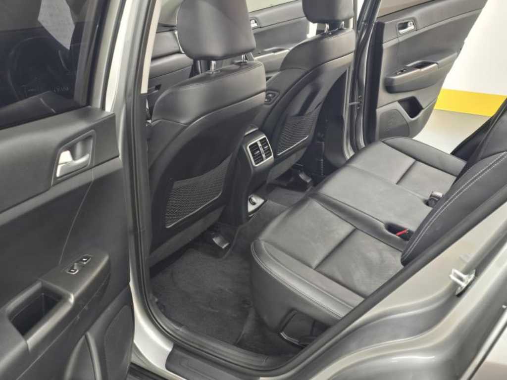 KIA Sportage - Vista 11