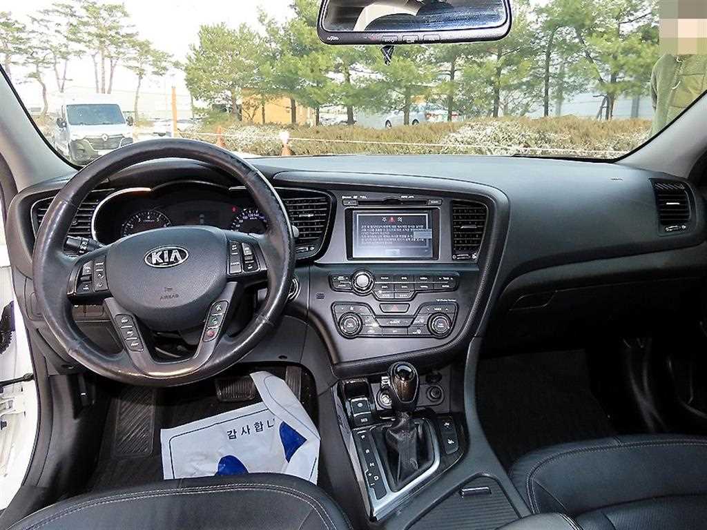 KIA K5 - Vista 9