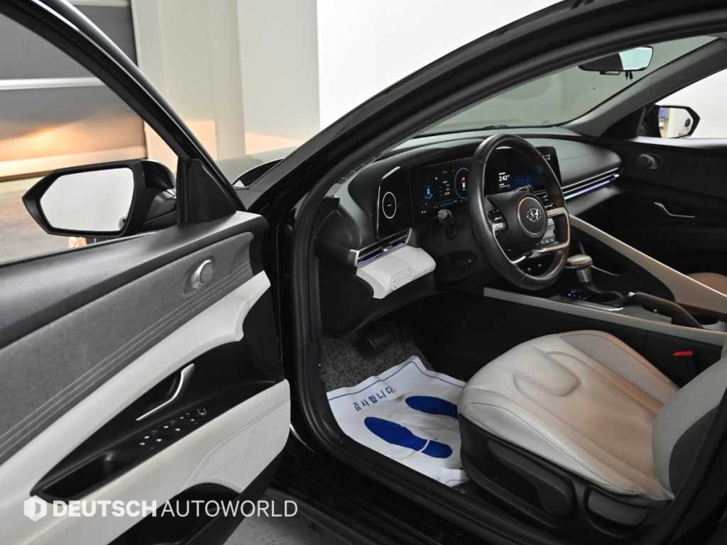 HYUNDAI Avante - Vista 11