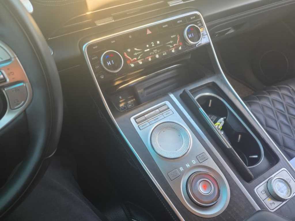 Genesis GV80 - Vista 12