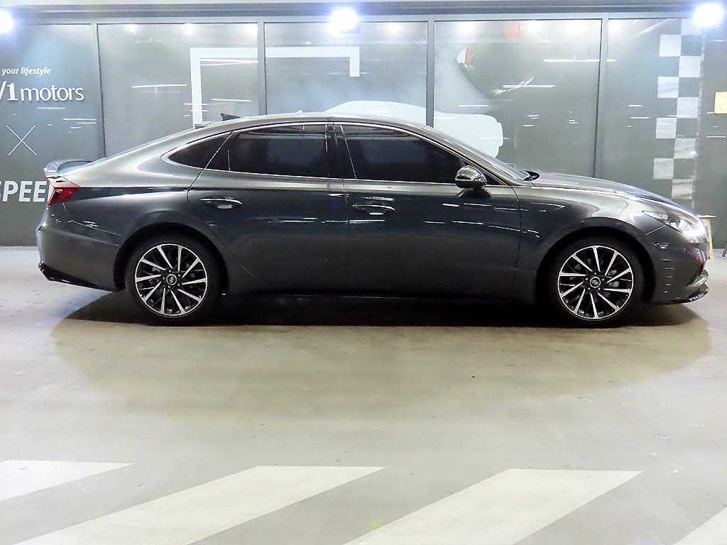 HYUNDAI Sonata - Vista 3