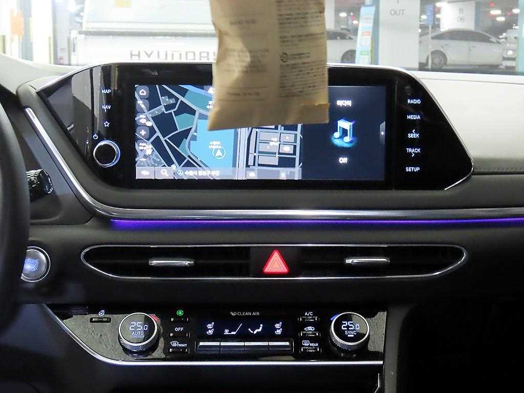 HYUNDAI Sonata - Vista 11