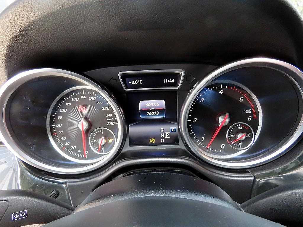 Mercedes Benz GLE Class - Vista 9