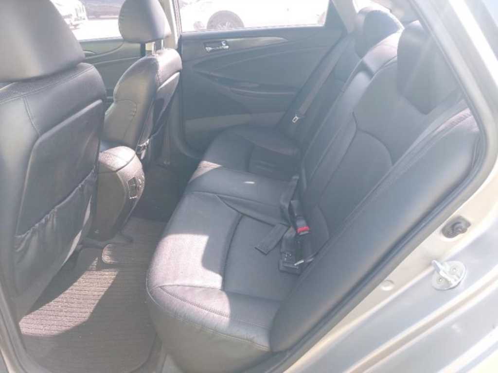 HYUNDAI Sonata - Vista 6