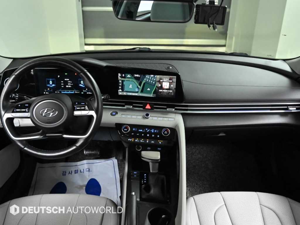 HYUNDAI Avante - Vista 7