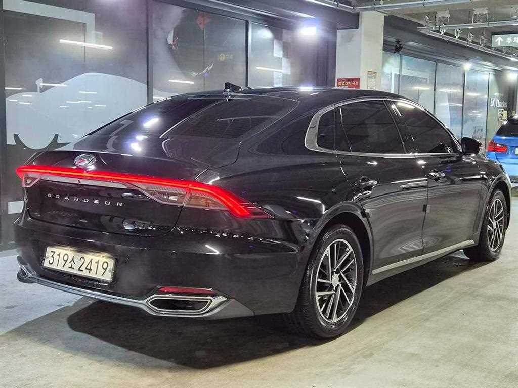 HYUNDAI Grandeur - Vista 4
