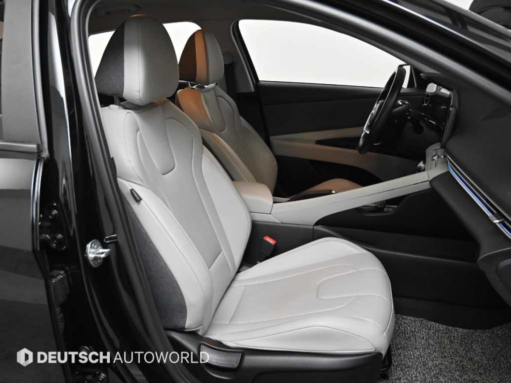 HYUNDAI Avante - Vista 10