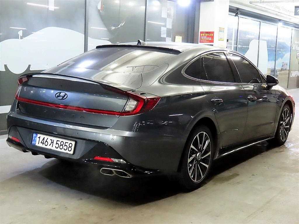 HYUNDAI Sonata - Vista 4