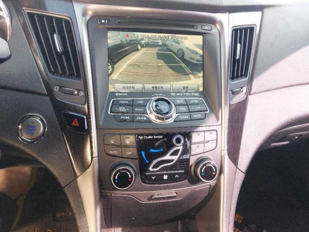 HYUNDAI Sonata - Vista 8