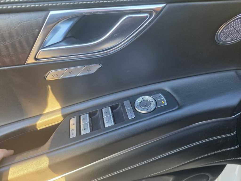 Genesis GV80 - Vista 9