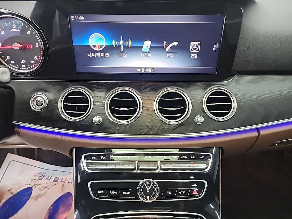 Mercedes Benz E class - Vista 10