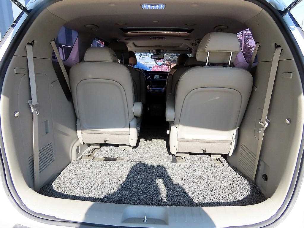 KIA Carnival 2018 Plateado - Importación desde Corea - HF Imports Iquique - Foto 17