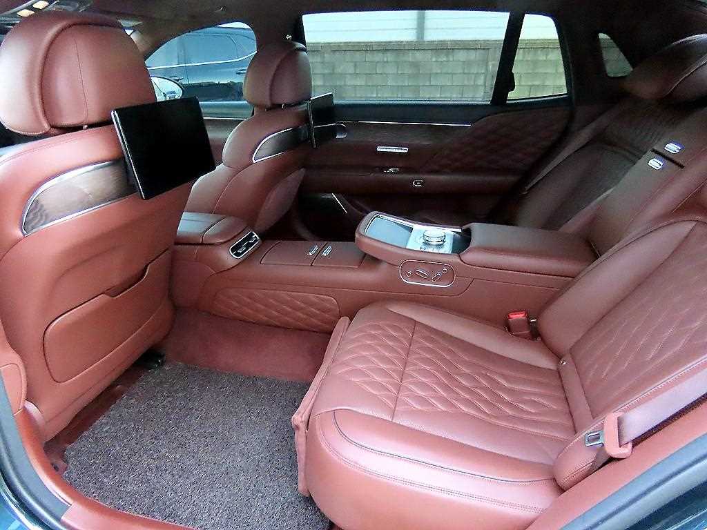 Genesis G90 - Vista 6