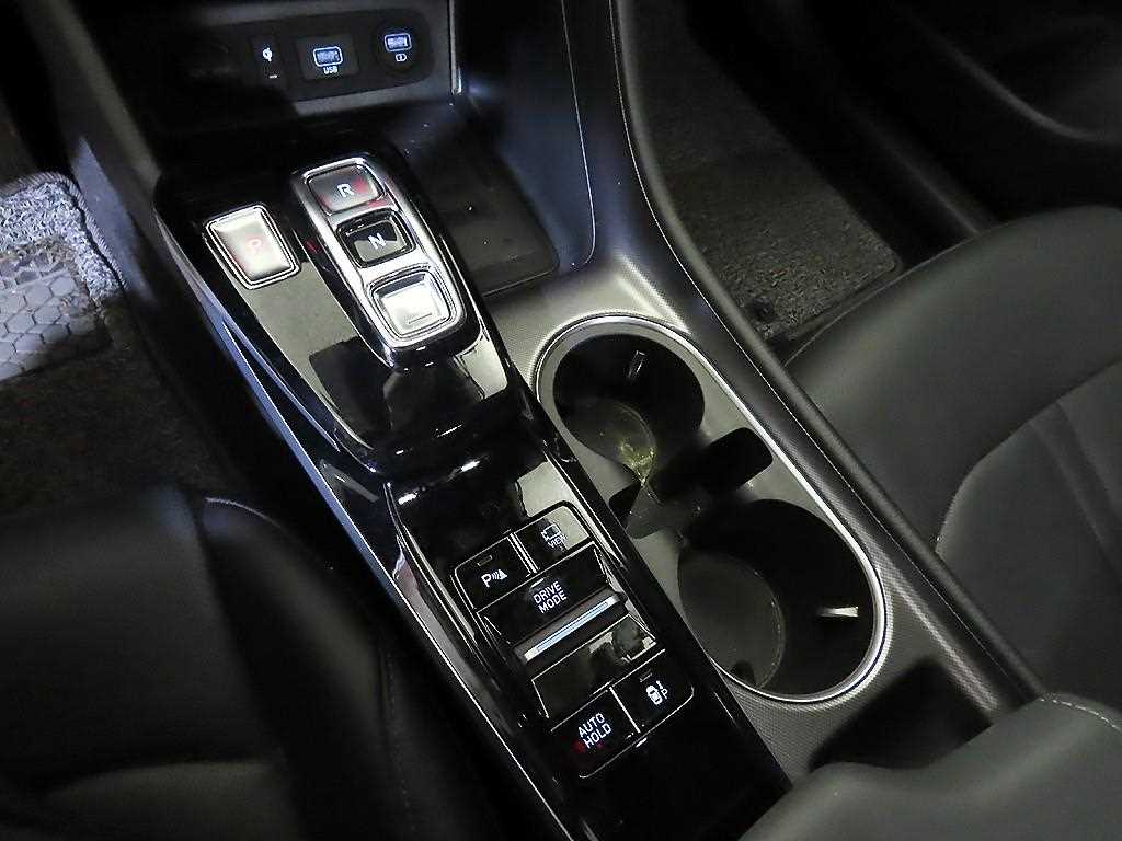 HYUNDAI Sonata - Vista 12