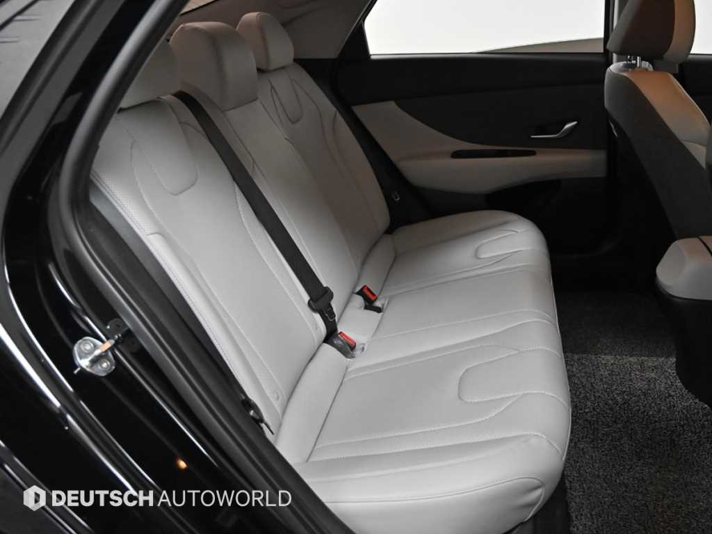 HYUNDAI Avante - Vista 12