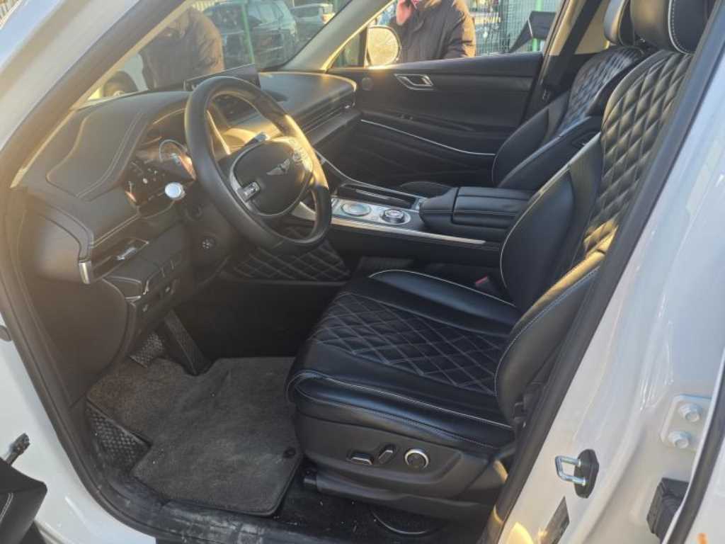 Genesis GV80 - Vista 7