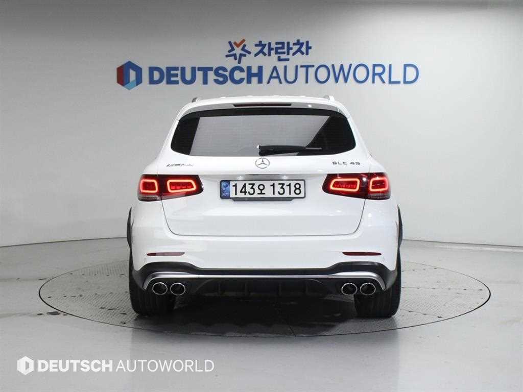 Mercedes Benz GLC Class - Vista 4