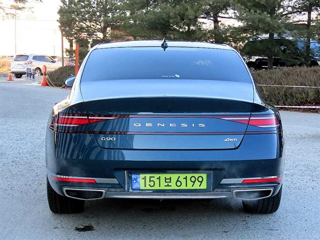 Genesis G90 - Vista 4