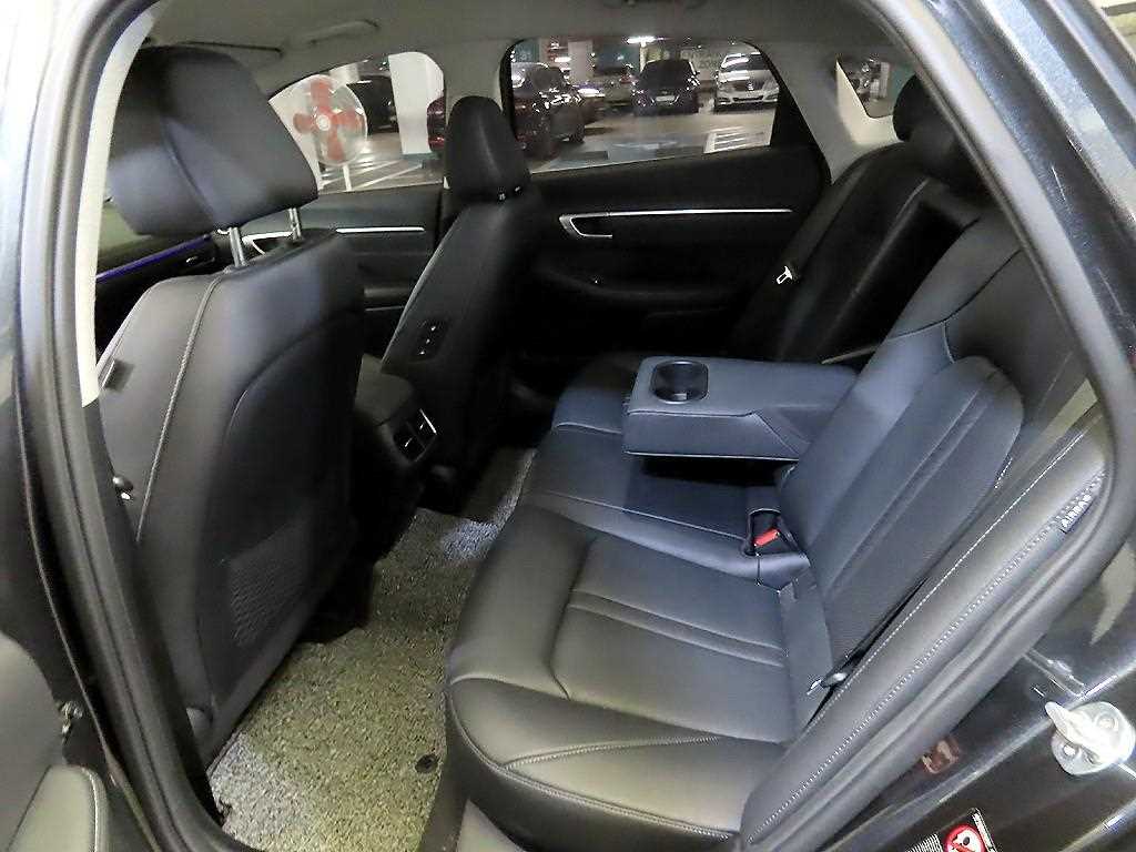 HYUNDAI Sonata - Vista 7