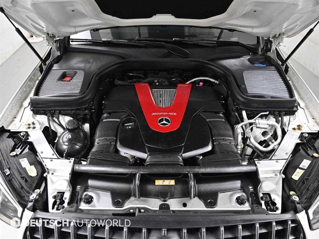 Mercedes Benz GLC Class - Vista 6