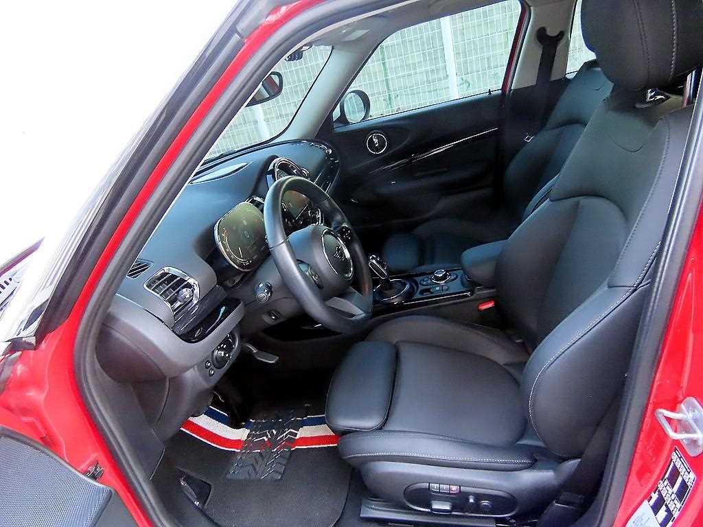 Mini Clubman - Vista 5