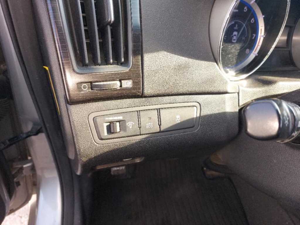 HYUNDAI Sonata - Vista 9