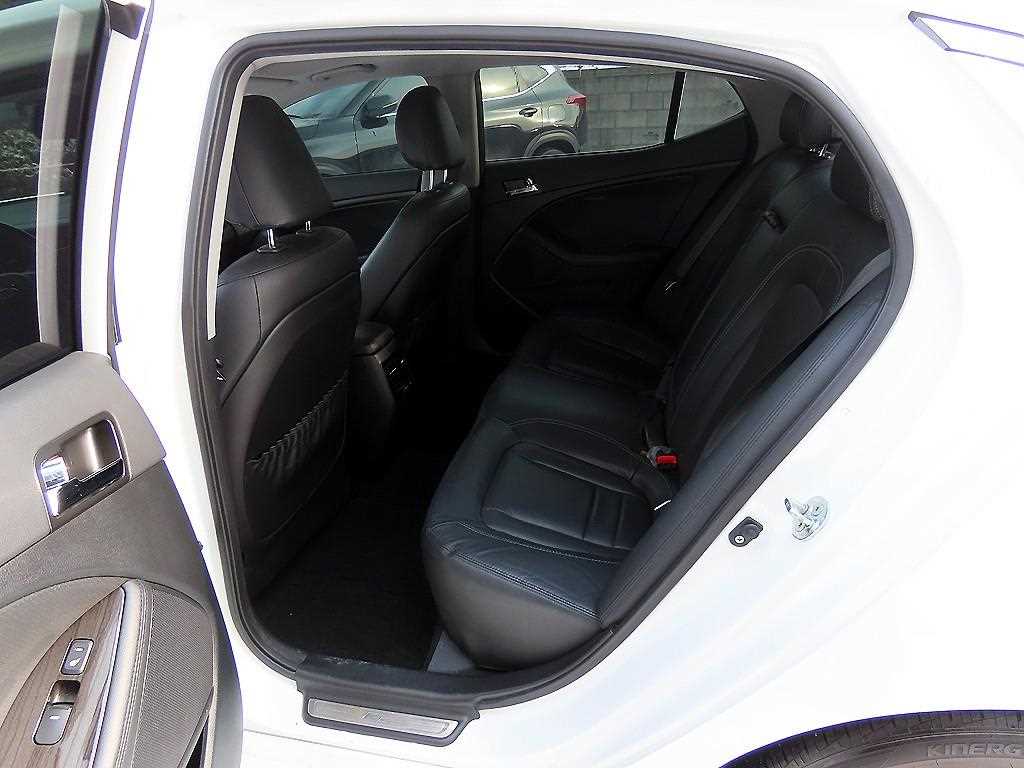 KIA K5 - Vista 8