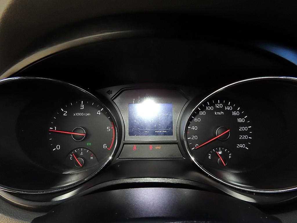 KIA Carnival - Vista 10