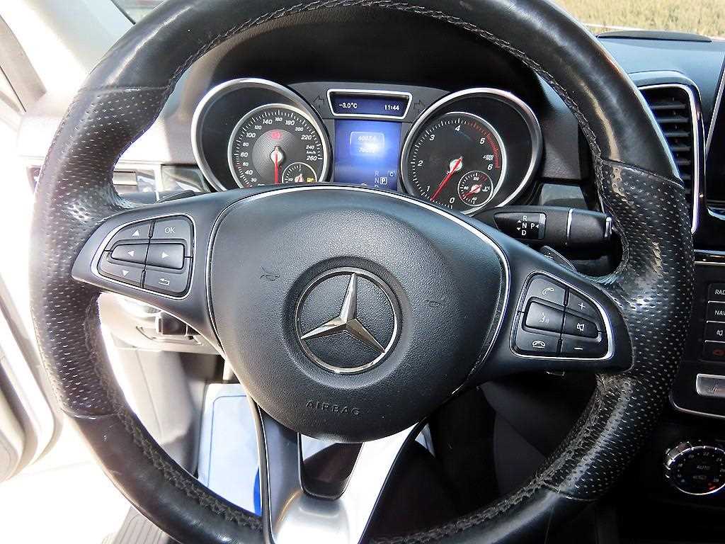 Mercedes Benz GLE Class - Vista 8