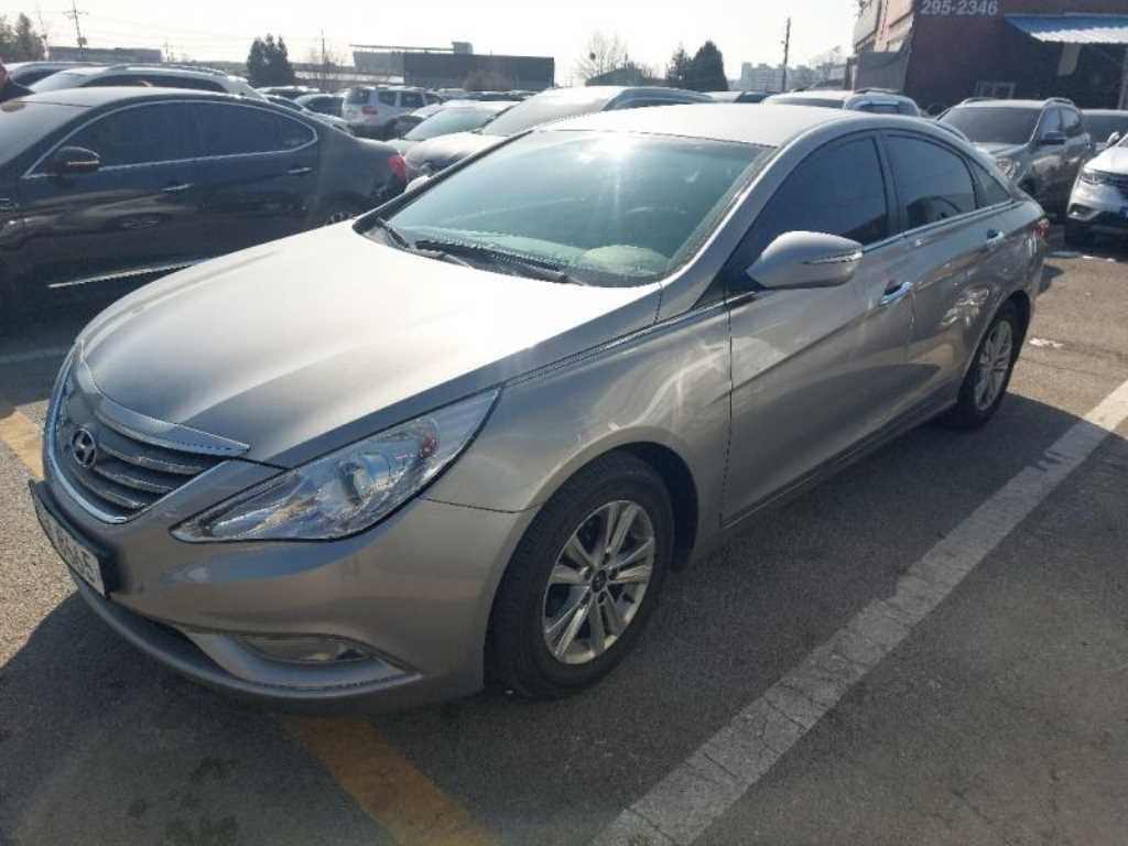 HYUNDAI Sonata - Vista 2