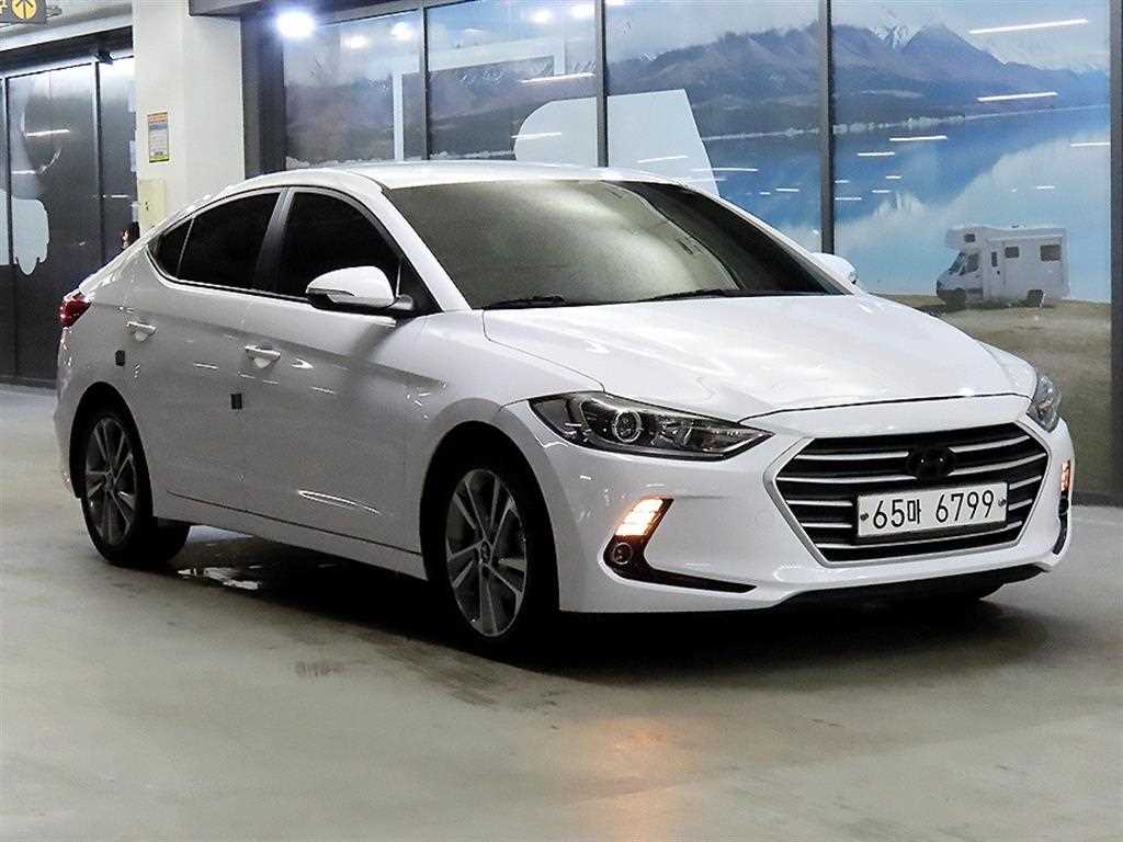 HYUNDAI Avante 2018 Blanco - Importación desde Corea - HF Imports Iquique - Foto 1