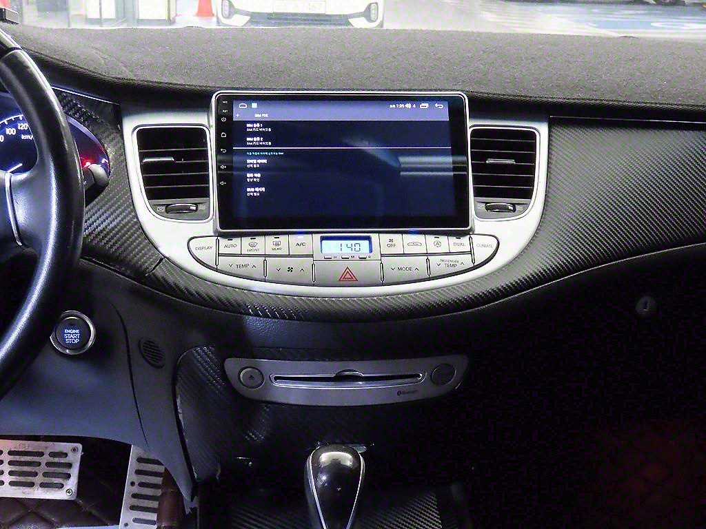 HYUNDAI Genesis - Vista 11