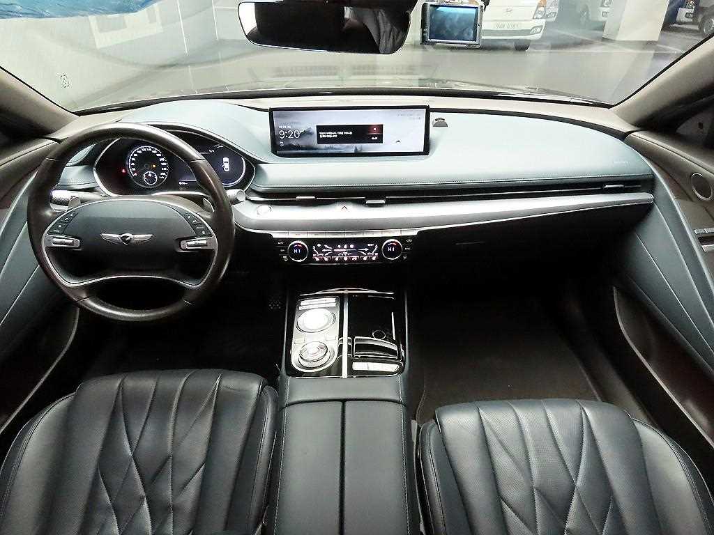 Genesis G80 - Vista 8