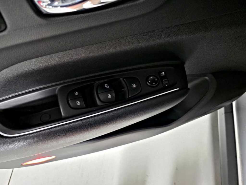 SAMSUNG QM6 - Vista 11