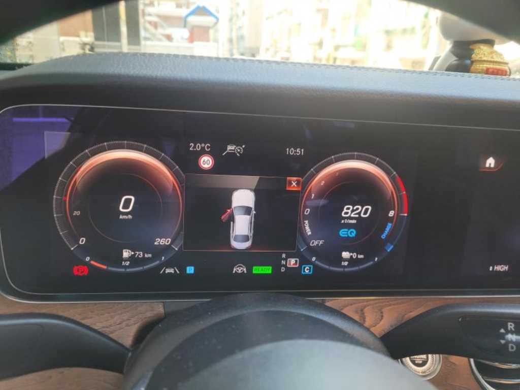 Mercedes Benz E class - Vista 4