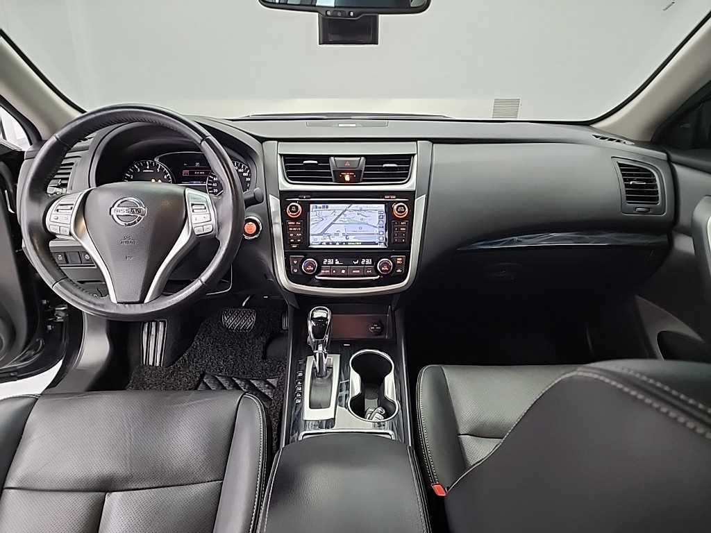 Nissan Altima - Vista 7
