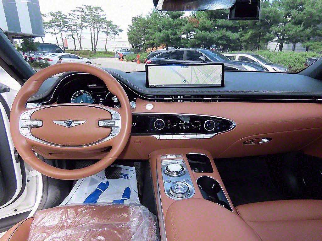 Genesis GV70 - Vista 7