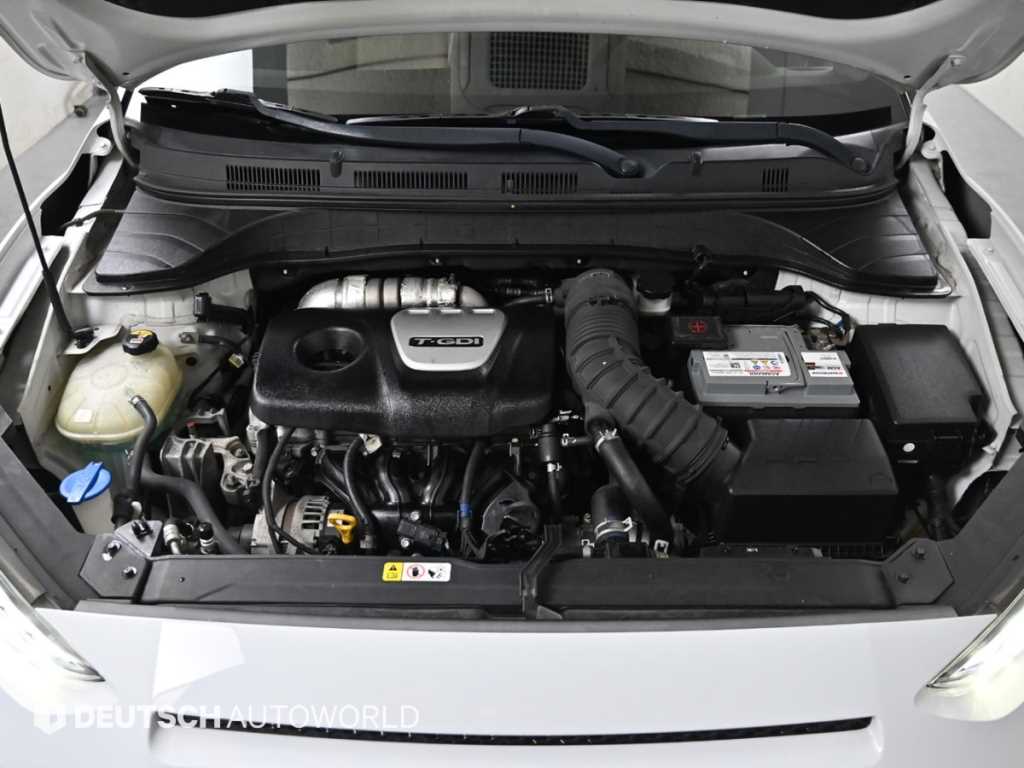 HYUNDAI Kona - Vista 6